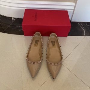 Valentino rockstud balleriba flats nude color